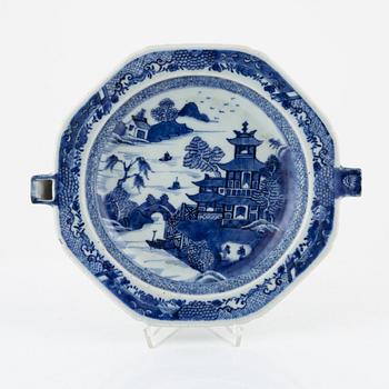 A blue and white warming plate, Qianlong (1736-95).