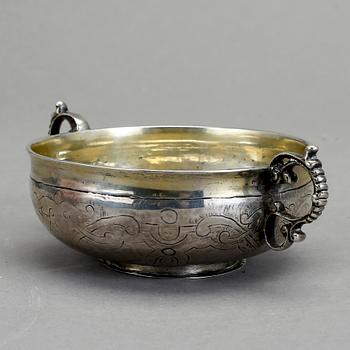 BRÄNNVINSSKÅL, silver, Hans Wiggman, Kalmar, 1712-1761, vikt 86 g.