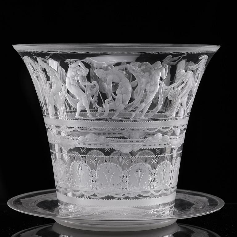 Simon Gate, an engraved glass bowl with plate, Orrefors, Sweden 1923, model 122.