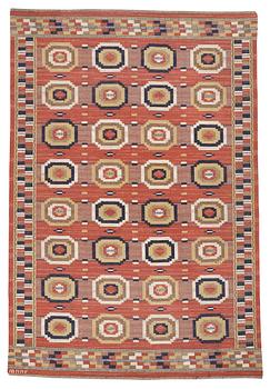 214. Märta Måås-Fjetterström, A CARPET, "Röda åttan", flat weave, ca 328 x 222,5 cm, signed AB MMF.