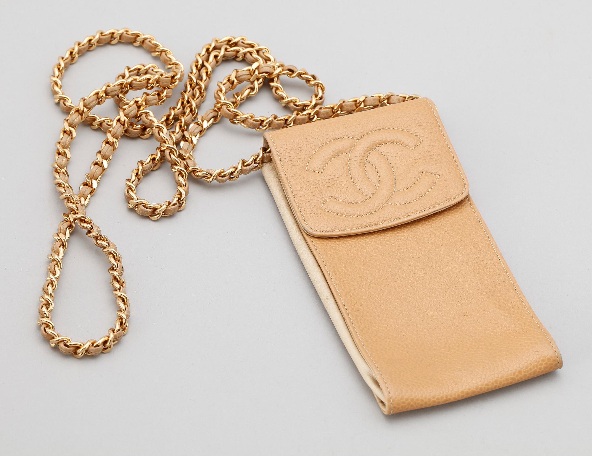 CHANEL, glasögon/mobilfodral.
