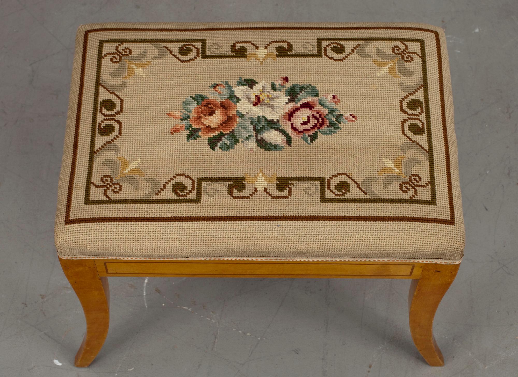 TABURETT, björk, senempire, 1800-talets mitt.