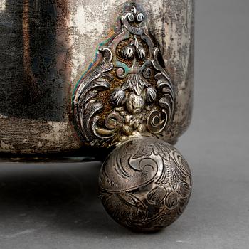 DRYCKESKANNA, silver, barockstil, CG Hallberg, Stockholm 1897. Tot ca 839 gram.