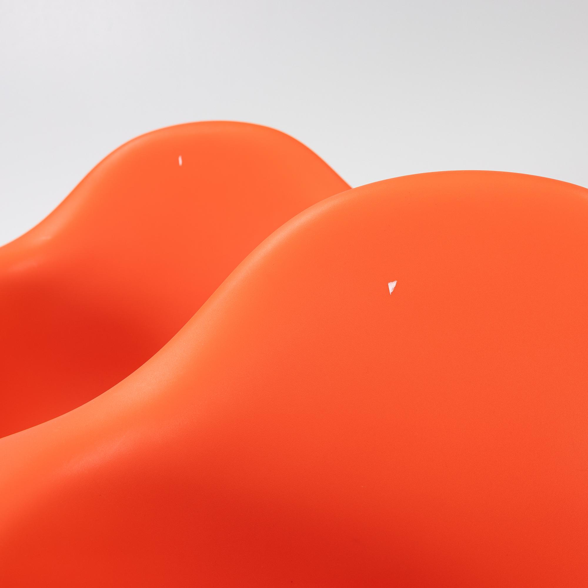Charles & Ray Eames, karmstolar, 6 st, "Plastic armchair DAW", Vitra.