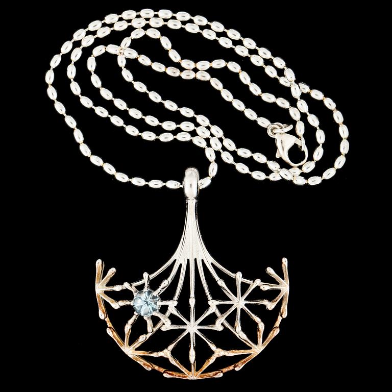 SMYCKESSET, sterling silver, "Kvinnans röst", Kirsti Doukas, Kalevala Koru, design 2006. Vikt tot 30 g.