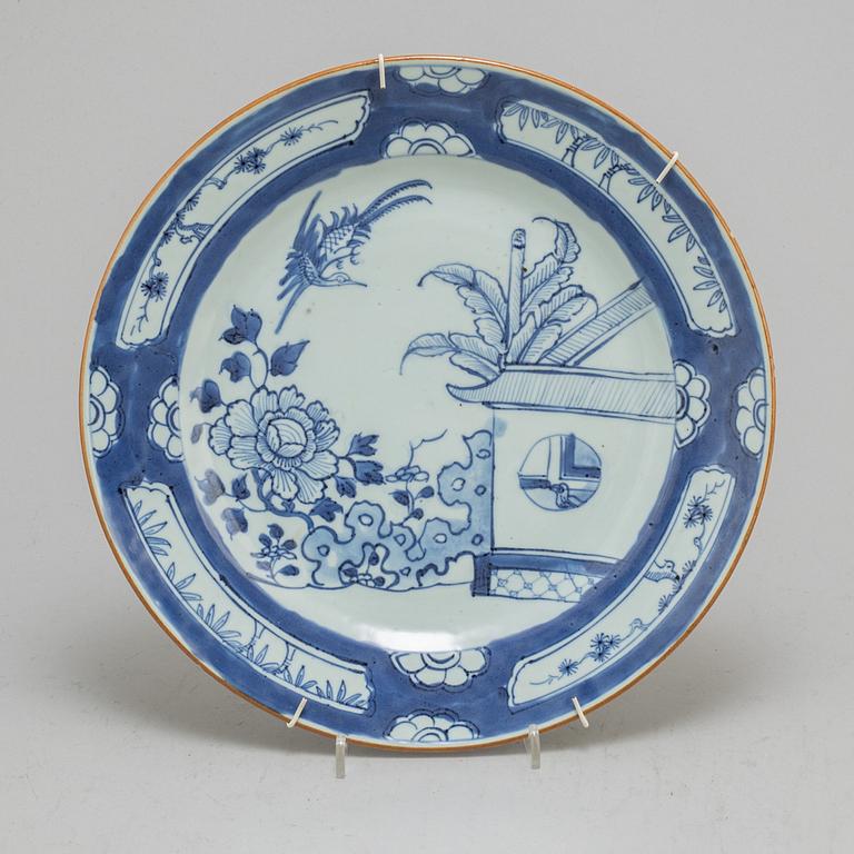 A blue and white dish, and three plates, Qing dynasty, 18th Century.