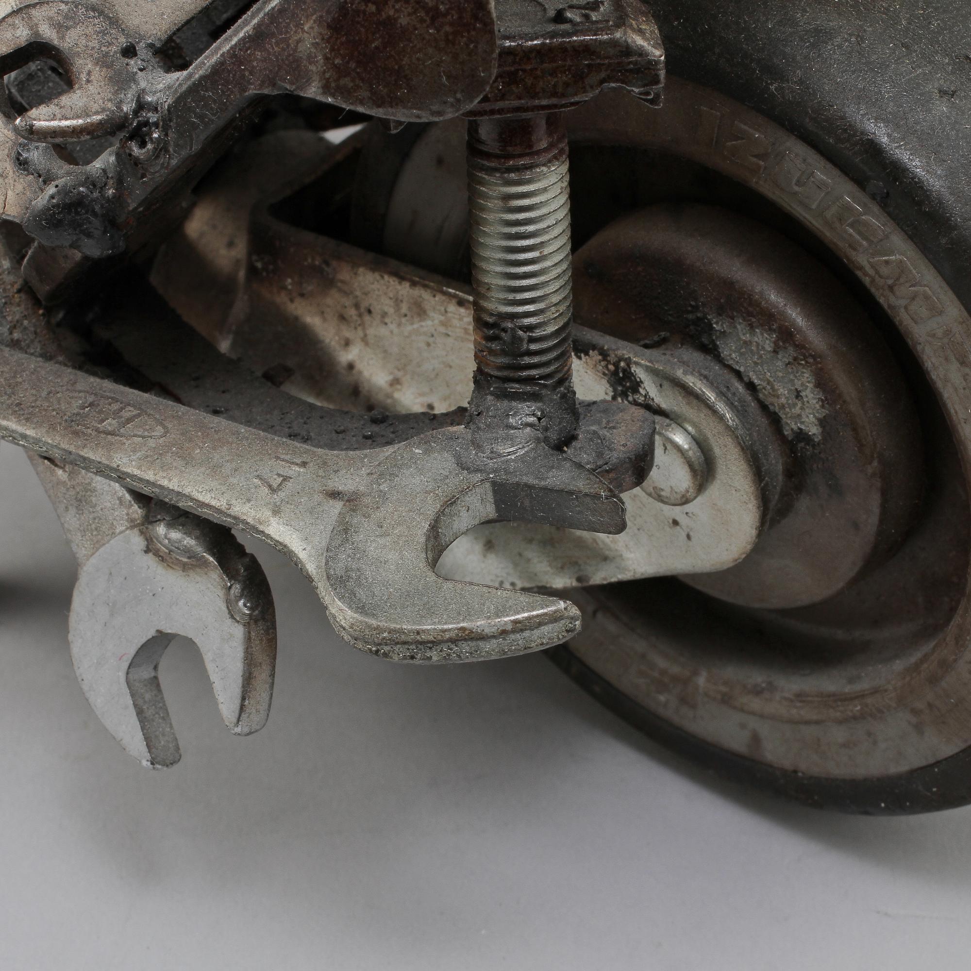 BOB PASTERKAMP, skulptur, metallskrot, osignerad.