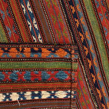 Vävnad Azerbaijan/Bidjar antik ca 150x128 cm.