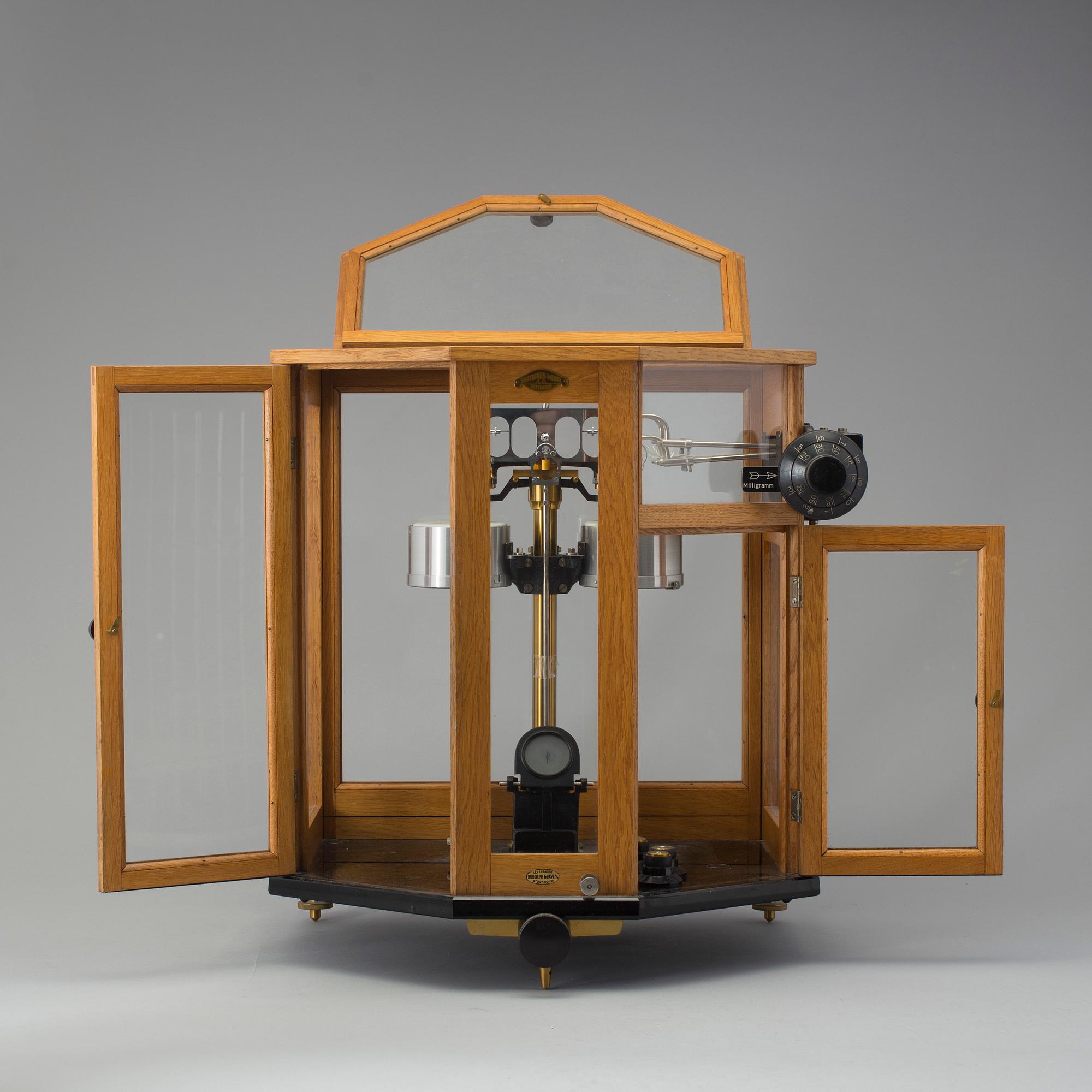 LABORATORIEVÅG, Sartorius-Werke Göttingen, 1900-talets första hälft.