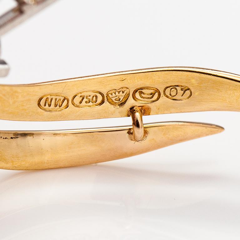 An 18K gold brooch with cultured pearls and ca. 0.30 ct diamonds. Westerback, Helsinki 1967.