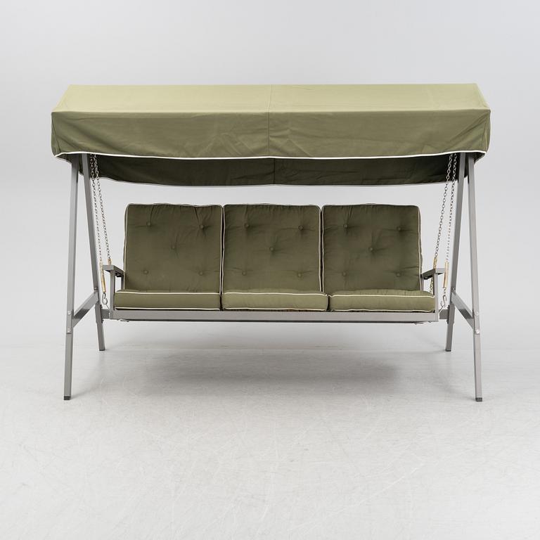 Elsa Stackelberg, a garden hammock, Fri Form, 21st Century.