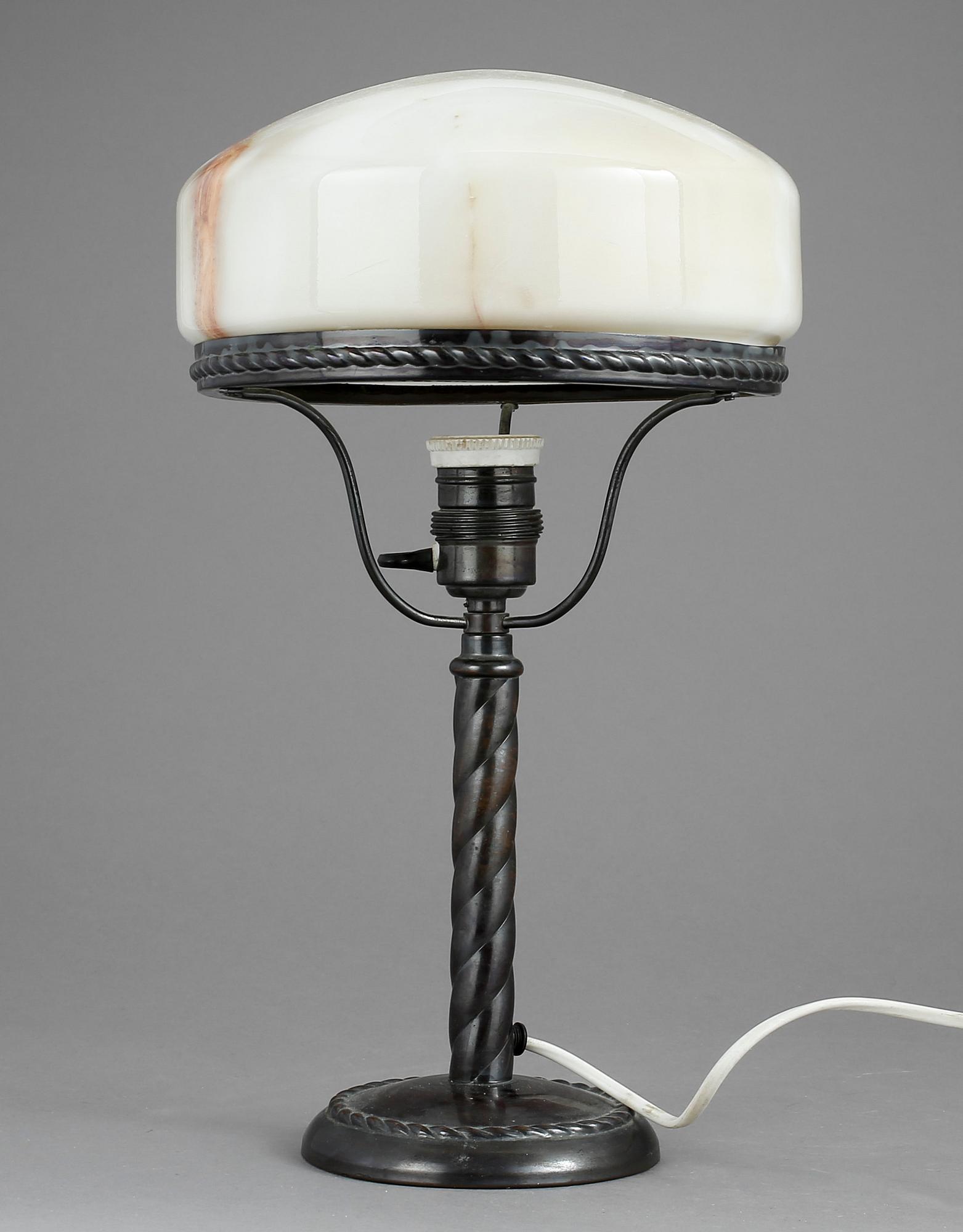 BORDSLAMPA, s k Strindbergslampa. 1920-30-tal.