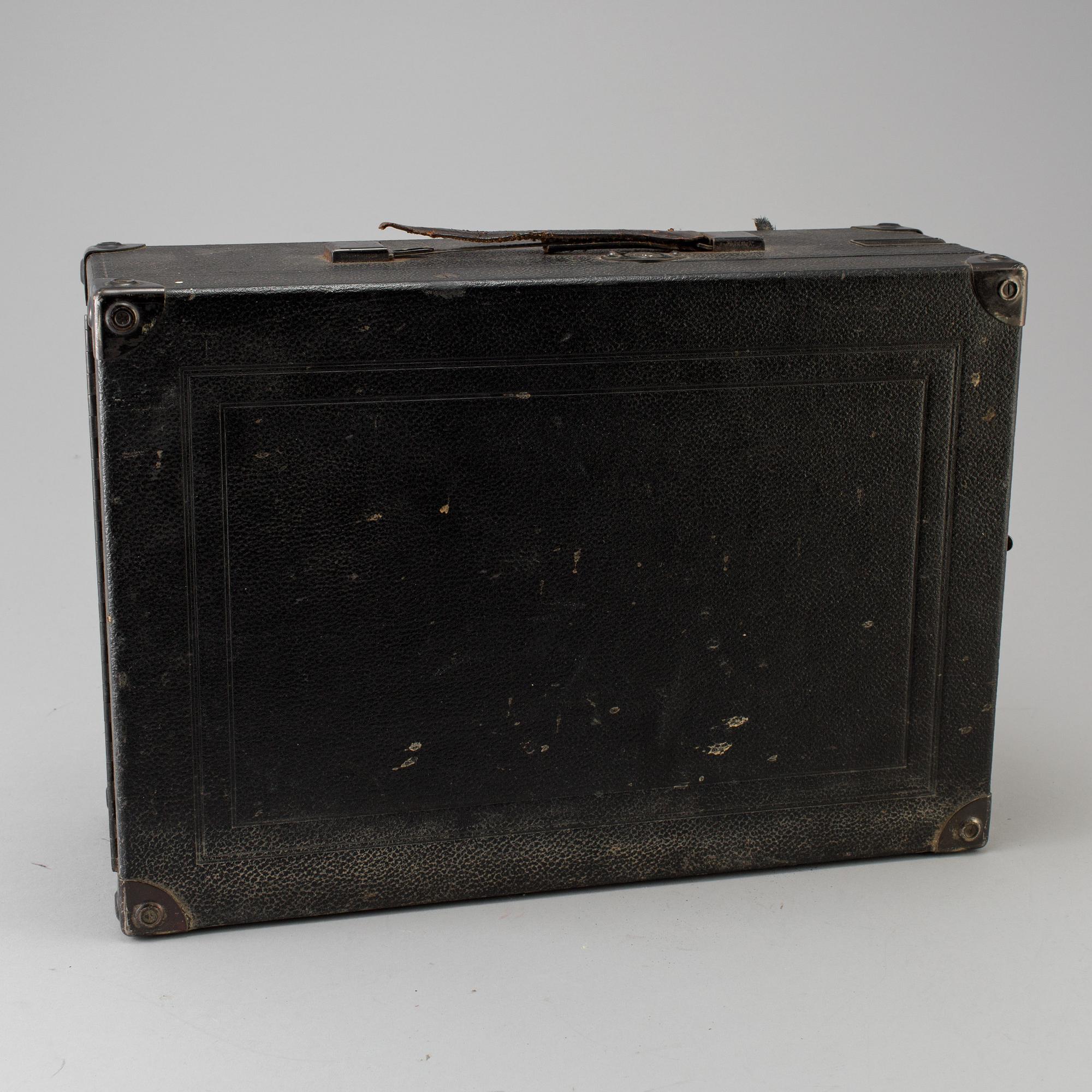 A TRAVEL Gramofon, His Master's Voice, early 20th century.
