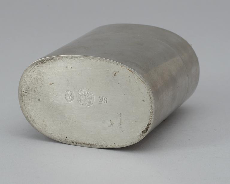 Estrid Ericson, An Estrid Ericson pewter box with nefrit cover, Svenskt Tenn, Stockholm 1954.