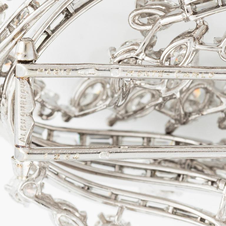An 18K gold brooch with diamonds in various cuts, Albuquerque.