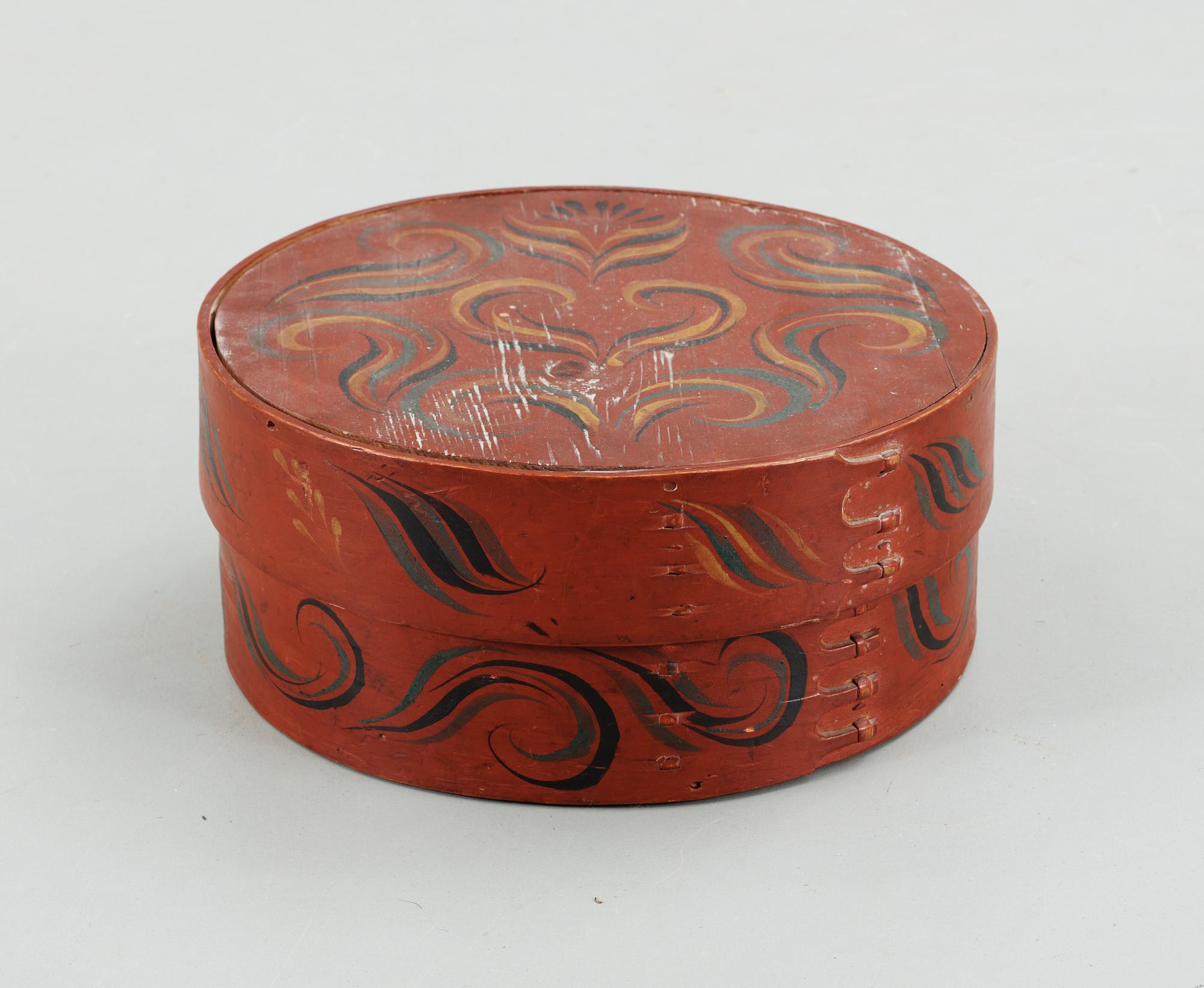 A Norwegian 19th century wood box with cover.