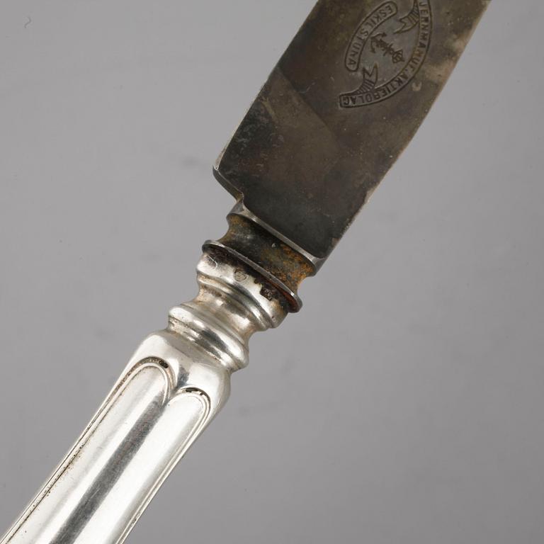 16 similar pieces of silverware, 1826 - 1933. Weight 799 g incl steel blade.