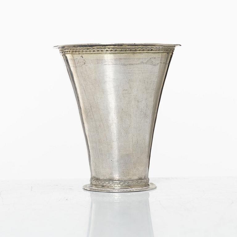 Jöns Lund, bägare, silver, Skara omkring år 1760.