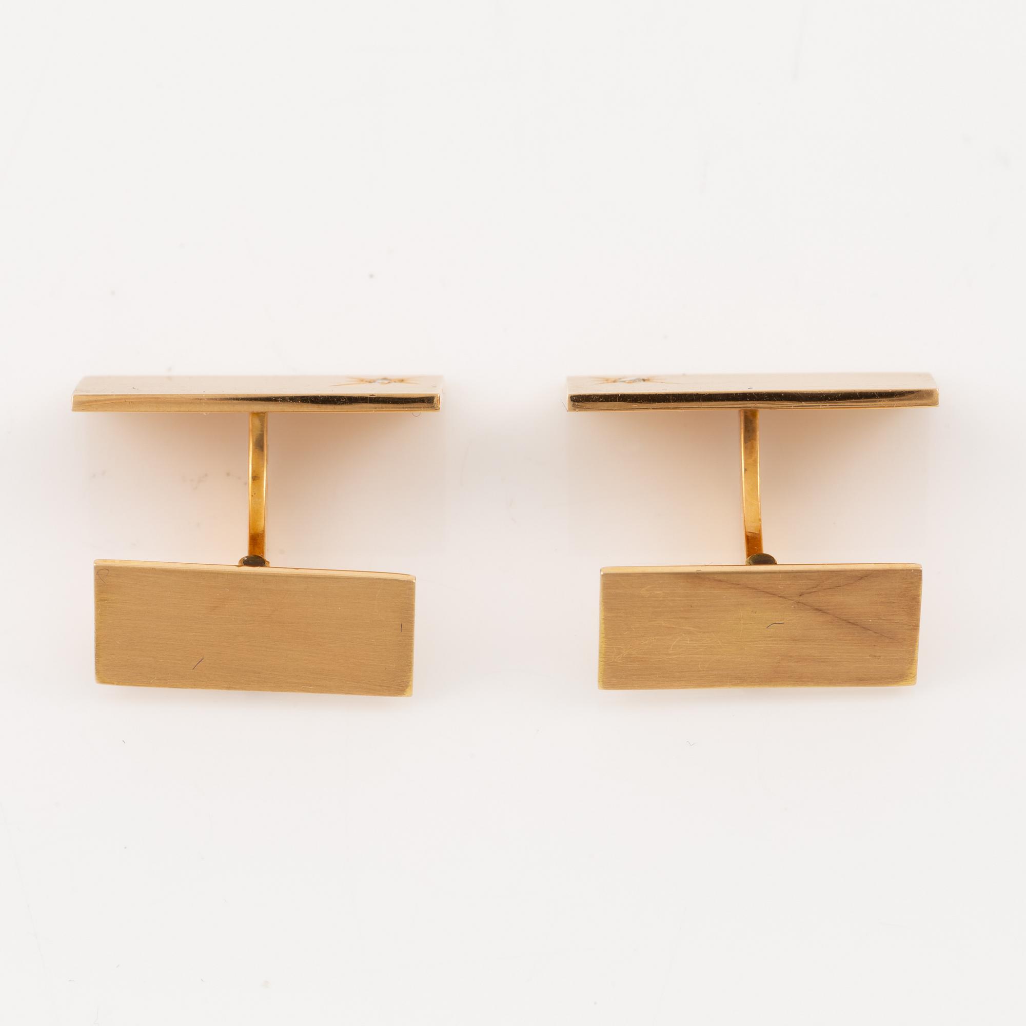 Cufflinks, a pair, 18K gold with octagon-cut diamonds.