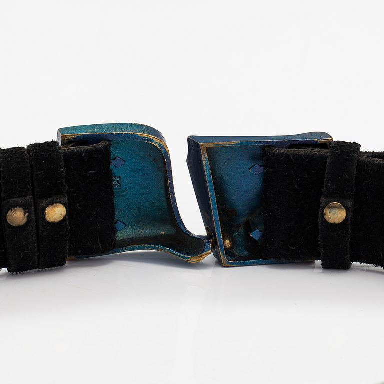 Björn Weckström, Vyö "Bugatti", tulipronssia ja nahkaa. Lapponia.