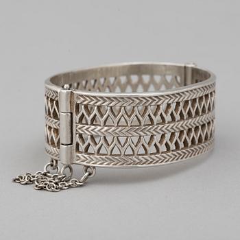 ARMBAND, silver, Kalevala Koru, Finland, 1993.