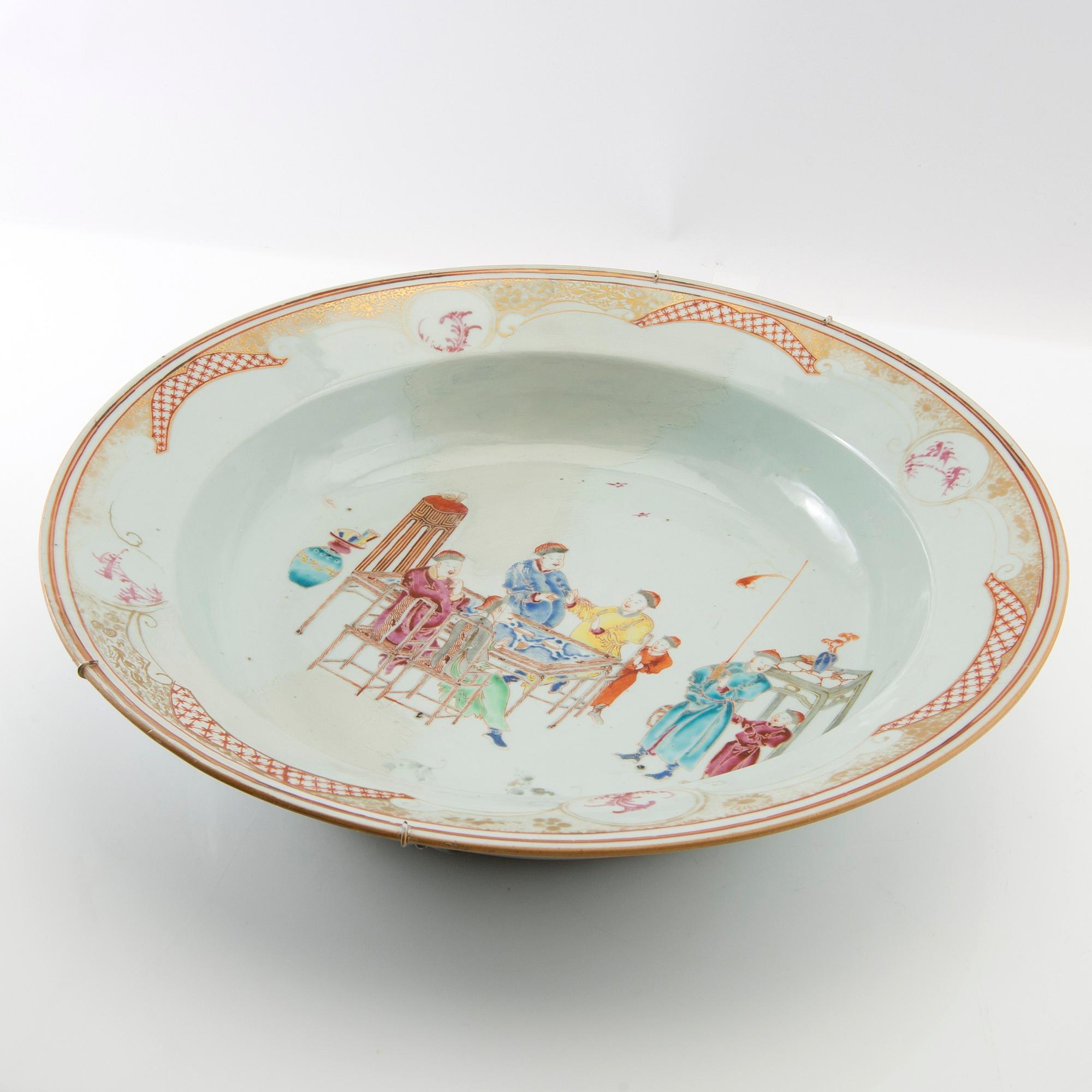 Bowl/hand basin porcelain China 18th century.