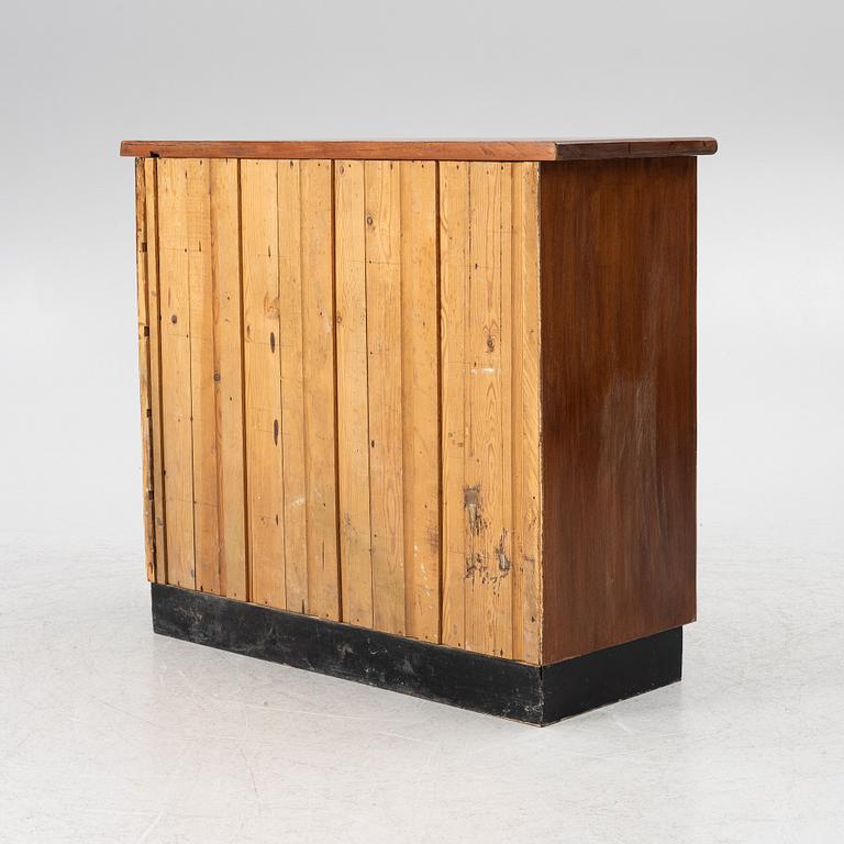 A chest of drawers, first half of the 20th Century.