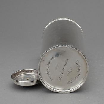 SHAKER, silver, Oscar L Olausson Bransch, Stockholm 1962. 379 gram tot.