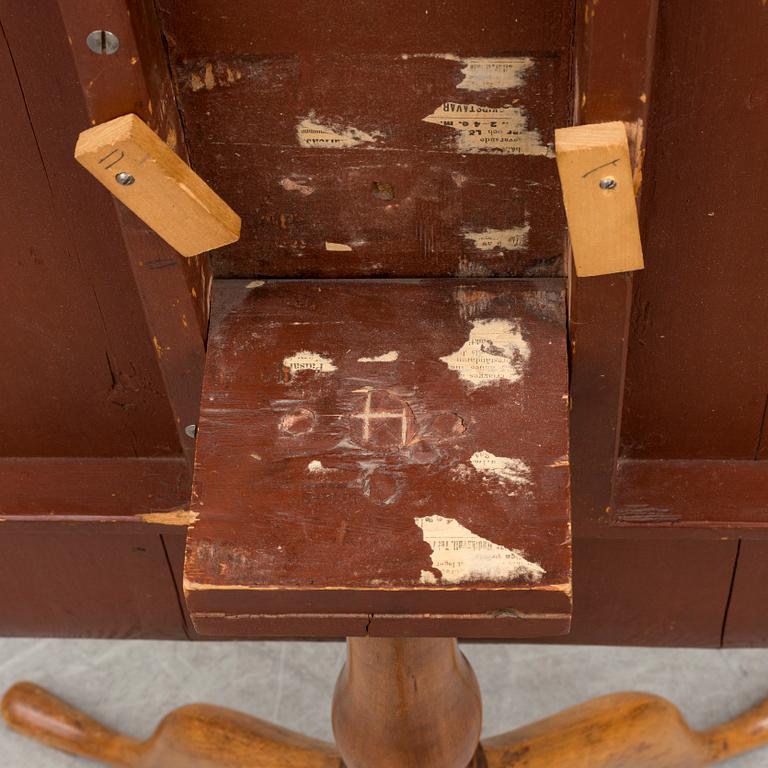 FÄLLBORD, Jacob Siölin, (mästare i Köping och Kungsör 1767-1785) signerat och numrerat 878.
