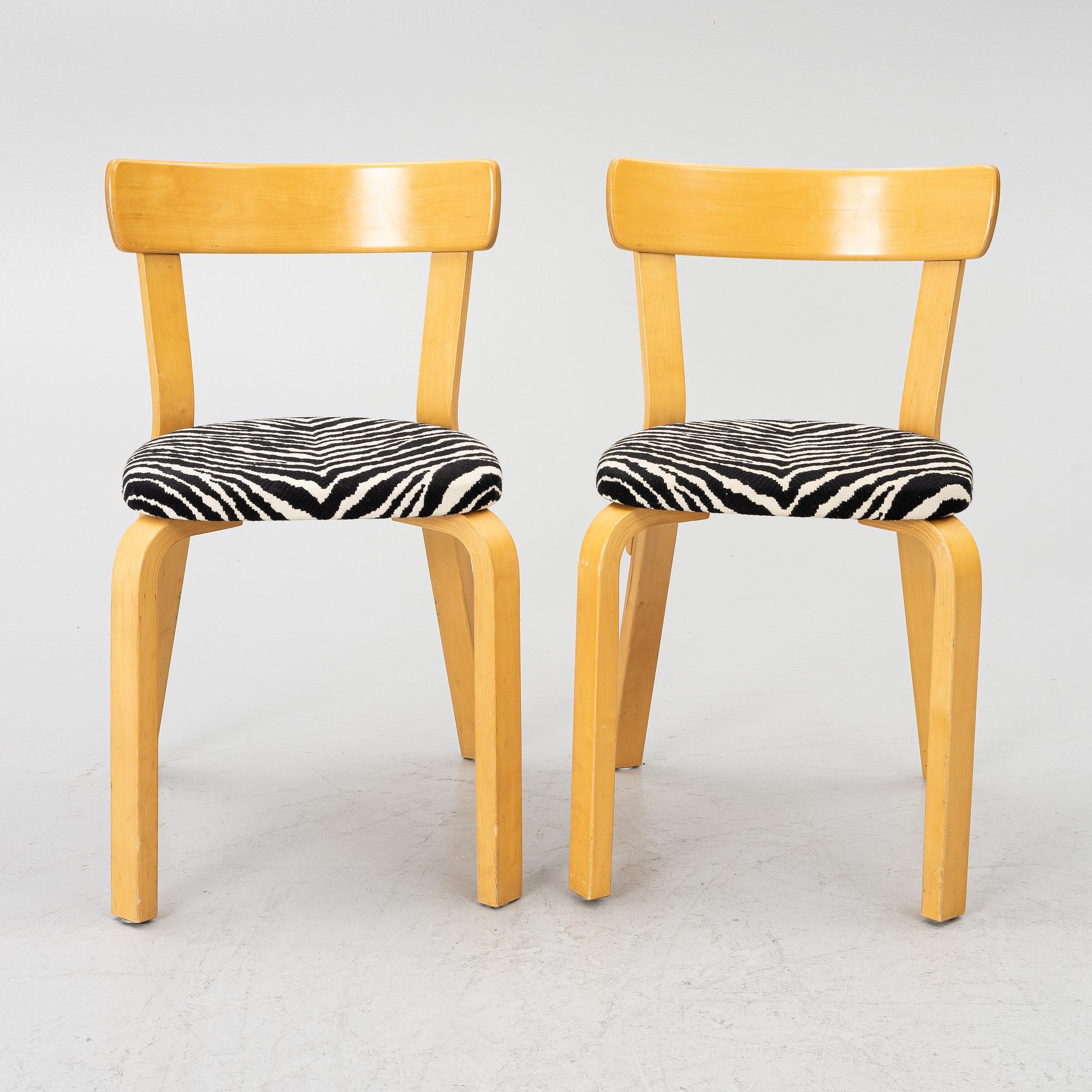 Alvar Aalto, stolar, ett par, modell 69, Artek, Finland, 1900-talets andra hälft.