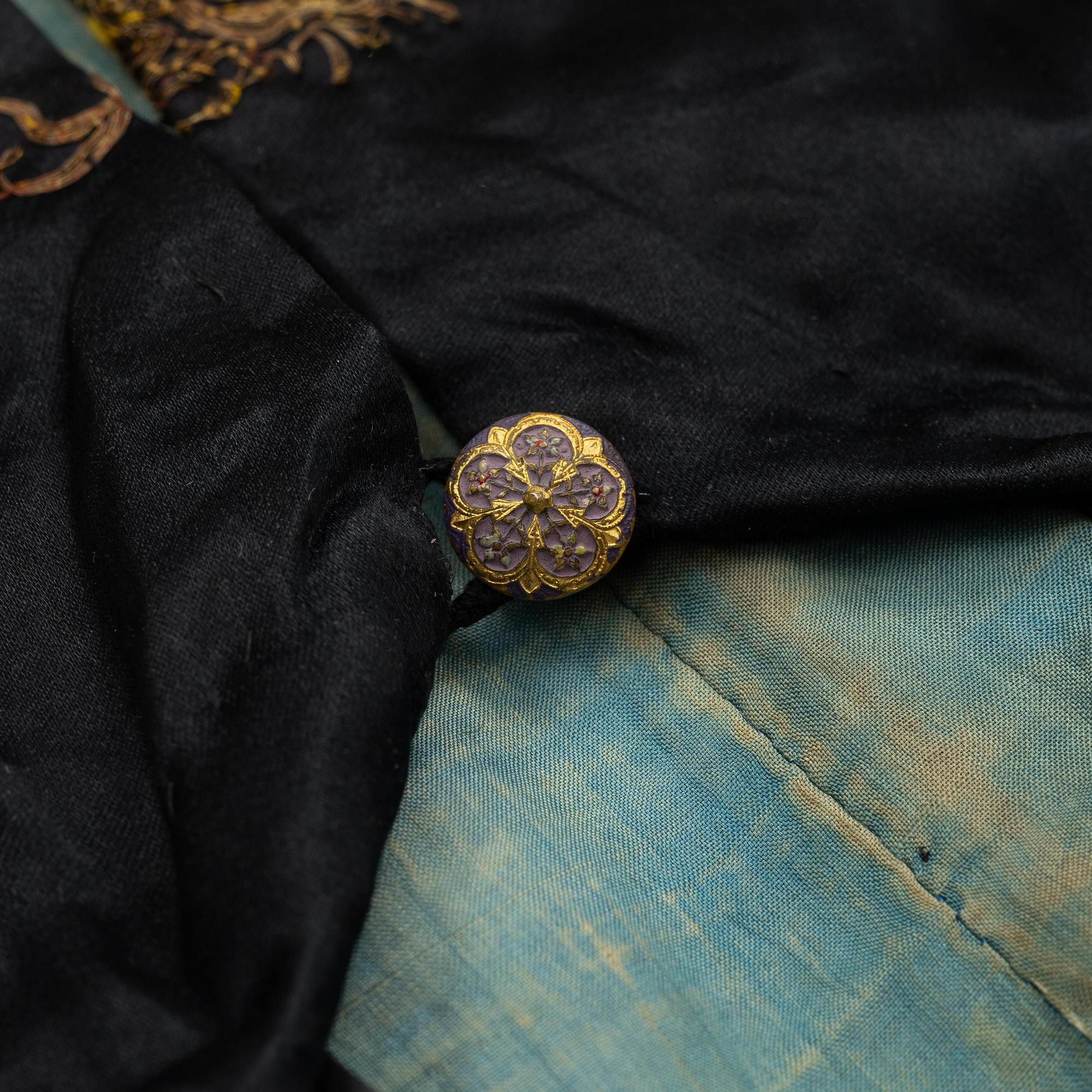 A short Chinese silk jacket, early 20th century.