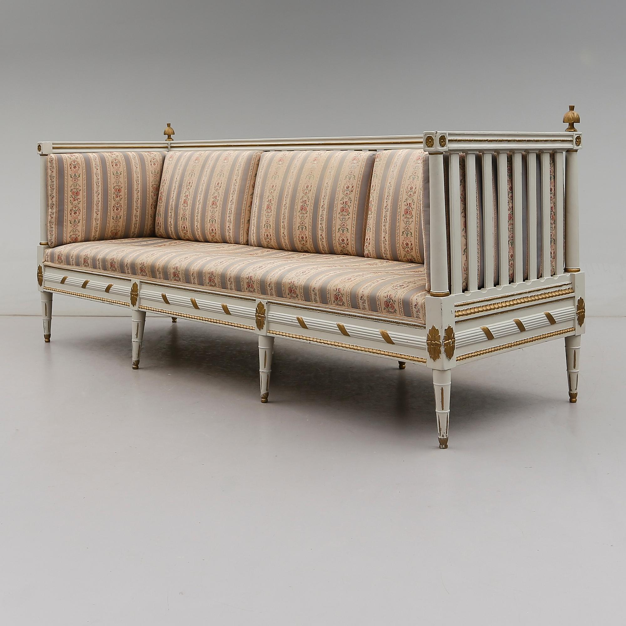 SOFFA, sengustaviansk, omkring år 1800.