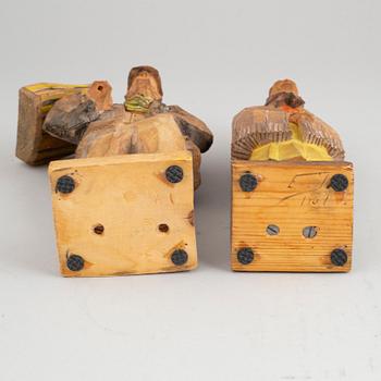 Emil Janel, sculptures. A pair. Signed. Wood, height 26 cm and 24.5 cm.
