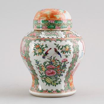 LOCKURNA, porslin, Kina, Kanton, 1800-talets mitt.