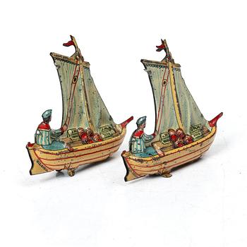 Tin toys, 8 pieces, first half of the 20th century.