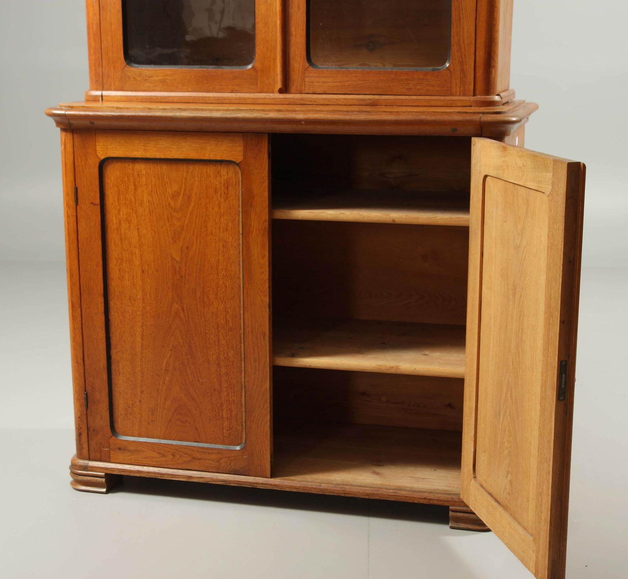 BOKSKÅP, omkring 1900.