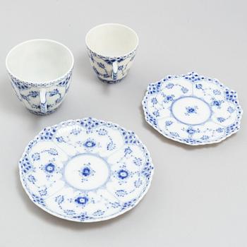 ROYAL COPENHAGEN, kaffeservis, 27 delar, "Musselmalet" helblond.