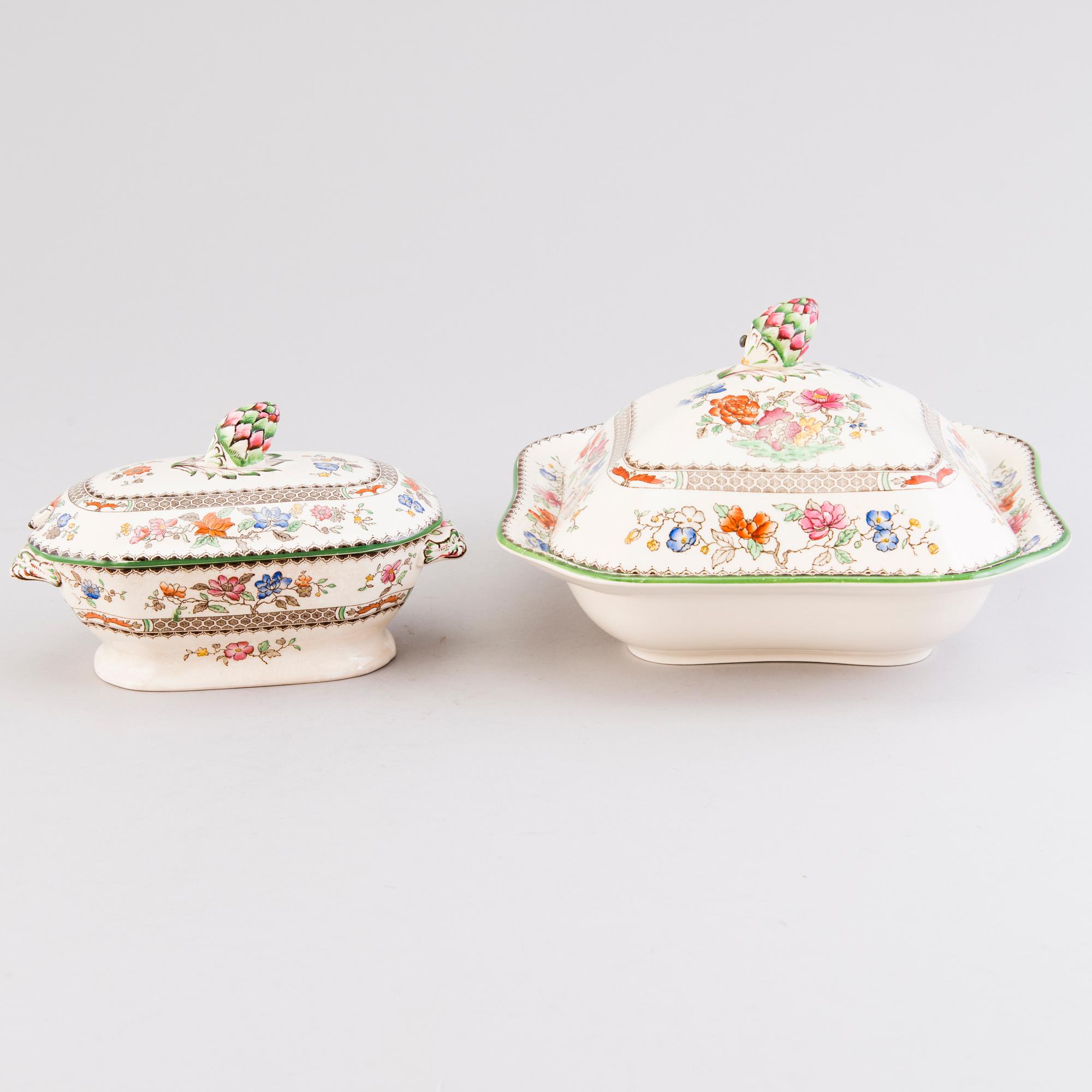 A 132-piece set of 'Chinese Rose' tableware, Copeland Spode, England 1930s.