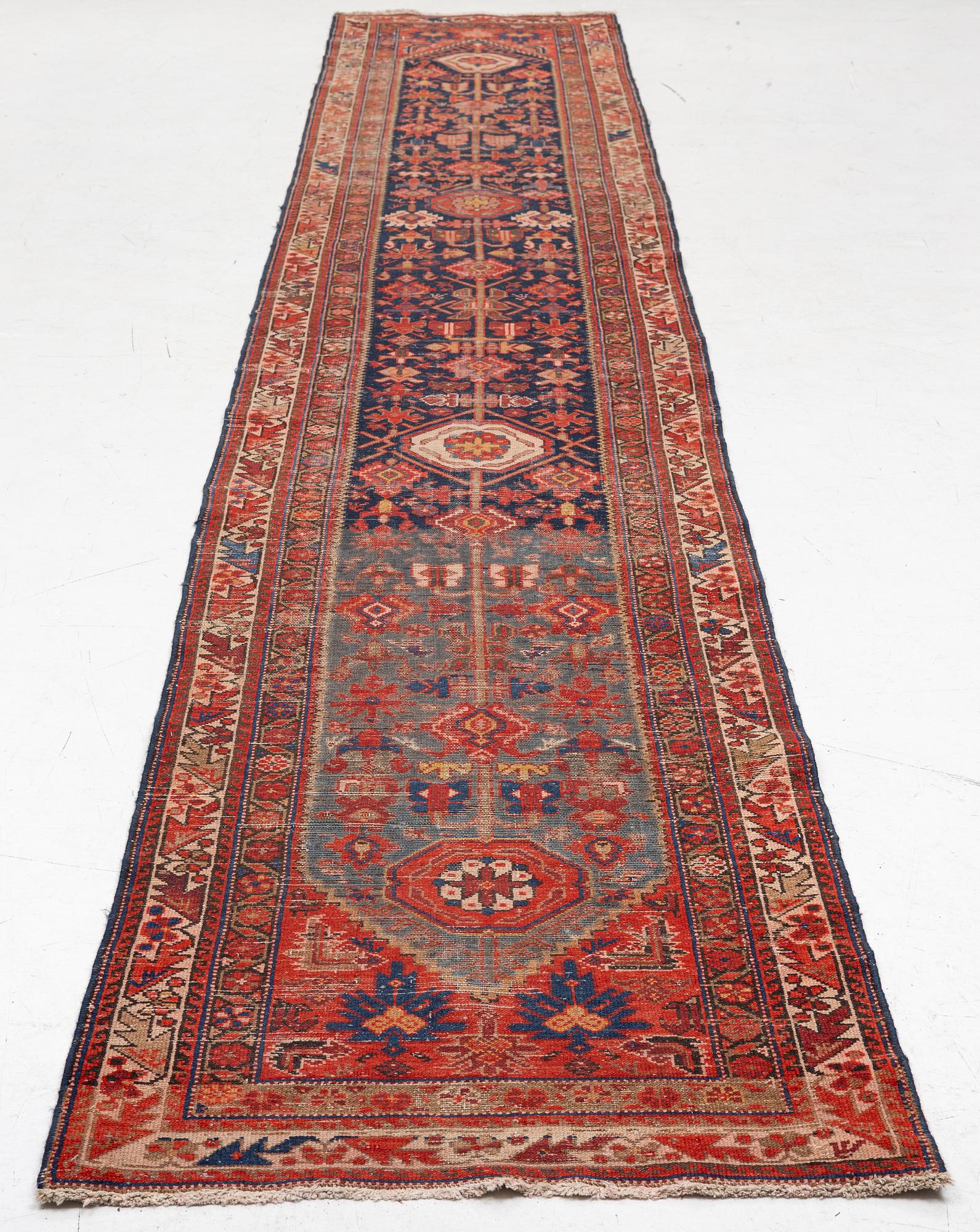 Gallery carpet, Malajir, approx. 490 x 80 cm.