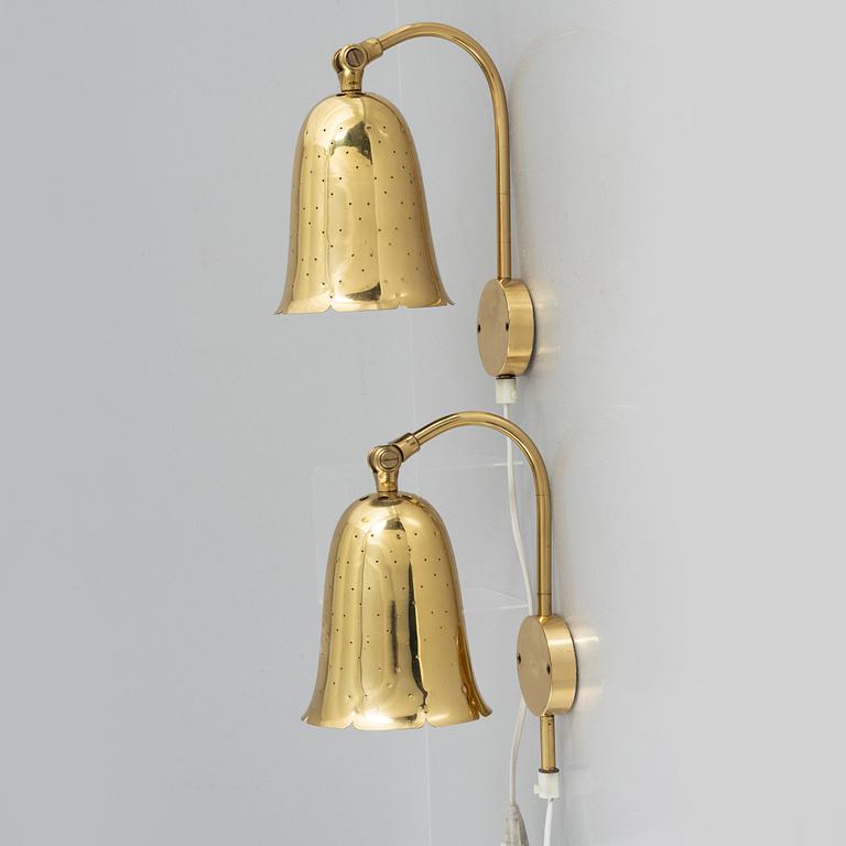 A pair of 'B 6972' wall lamps, Boréns AB, Borås.