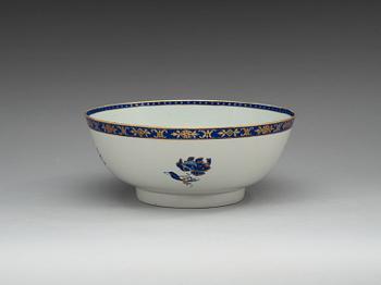 A punch bowl, Qing dynasty, late 18th Century.