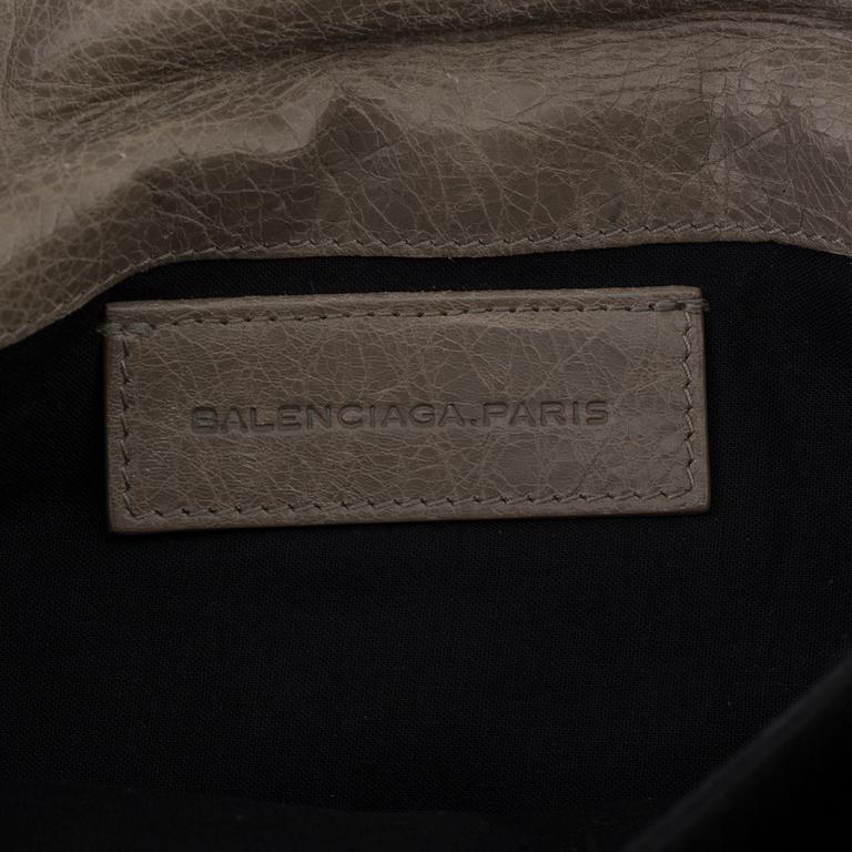 BALENCIAGA, clutch.