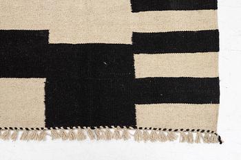 A Kelim runner carpet, 300 x 93 cm.