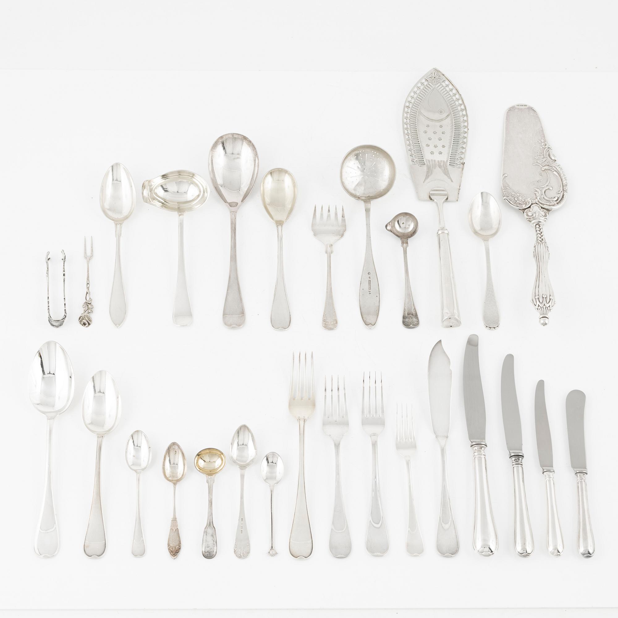 Bestickservis, ca 120 delar, silver, modell svensk rund. GAB/Mema, 1900-talets mitt/andra hälft, enstaka 2000-tal.