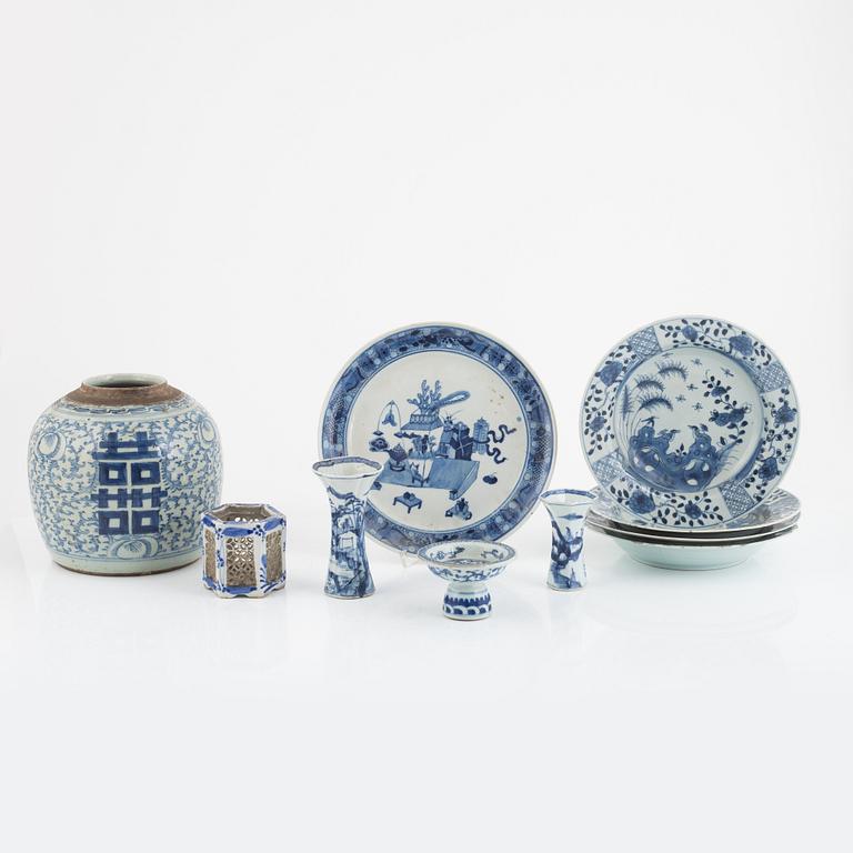 Ten blue and white porcelain pieces, China, 18th-20th century.