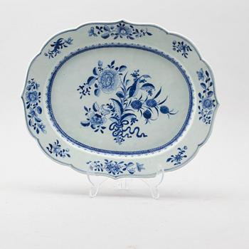 STEKFAT, porslin, Kina, Qianlong 1736-1795.