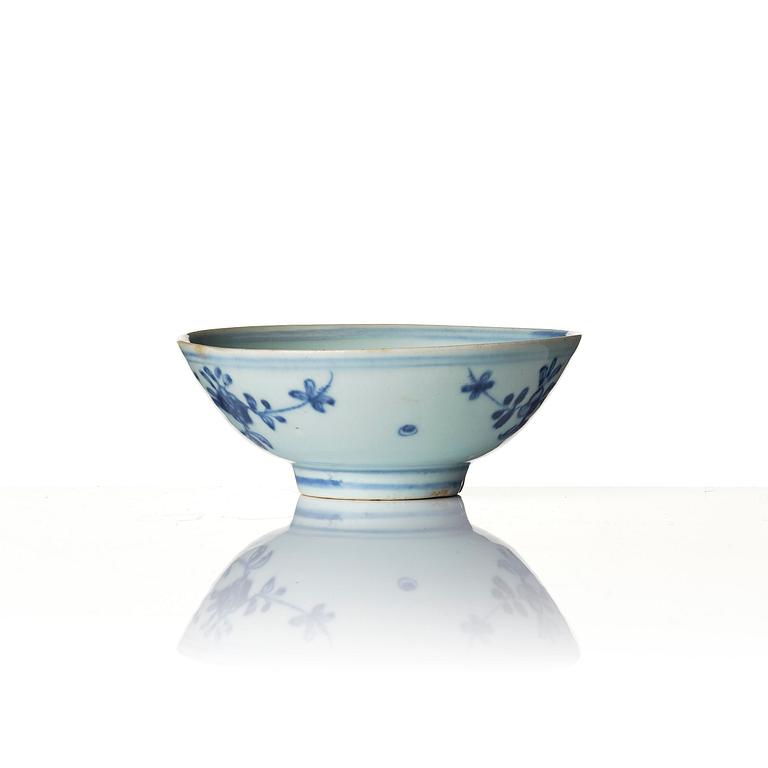 A blue and white bowl and a dish, Ming dynasty (1368-1644).