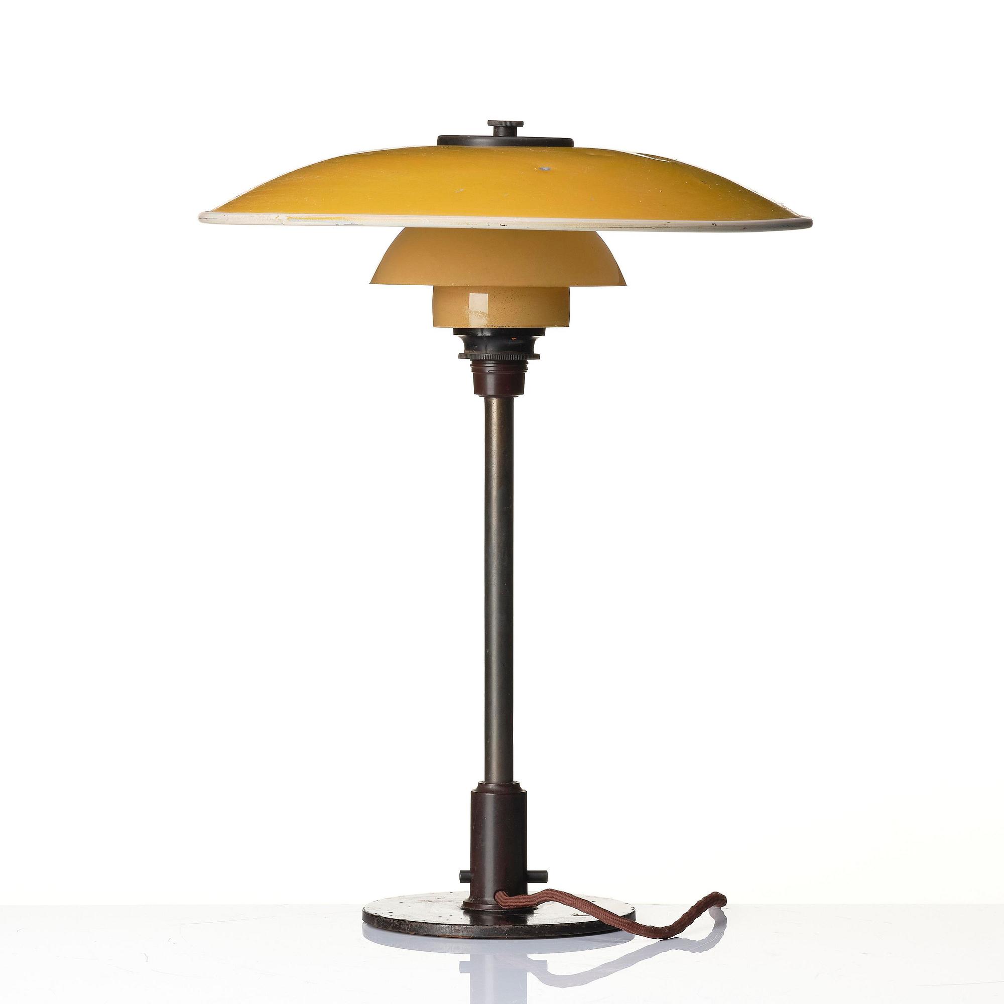 Poul Henningsen, bordslampa, "PH 3½/2", Louis Poulsen, Danmark, 1930-tal.