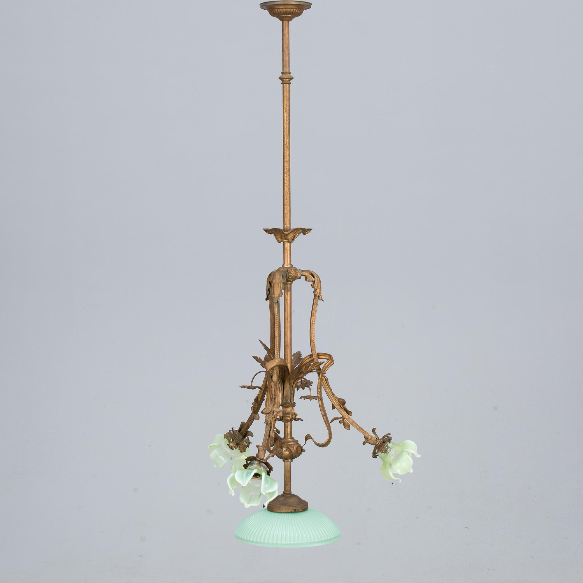 TAKLAMPA, Frankrike, 1900-talets början.