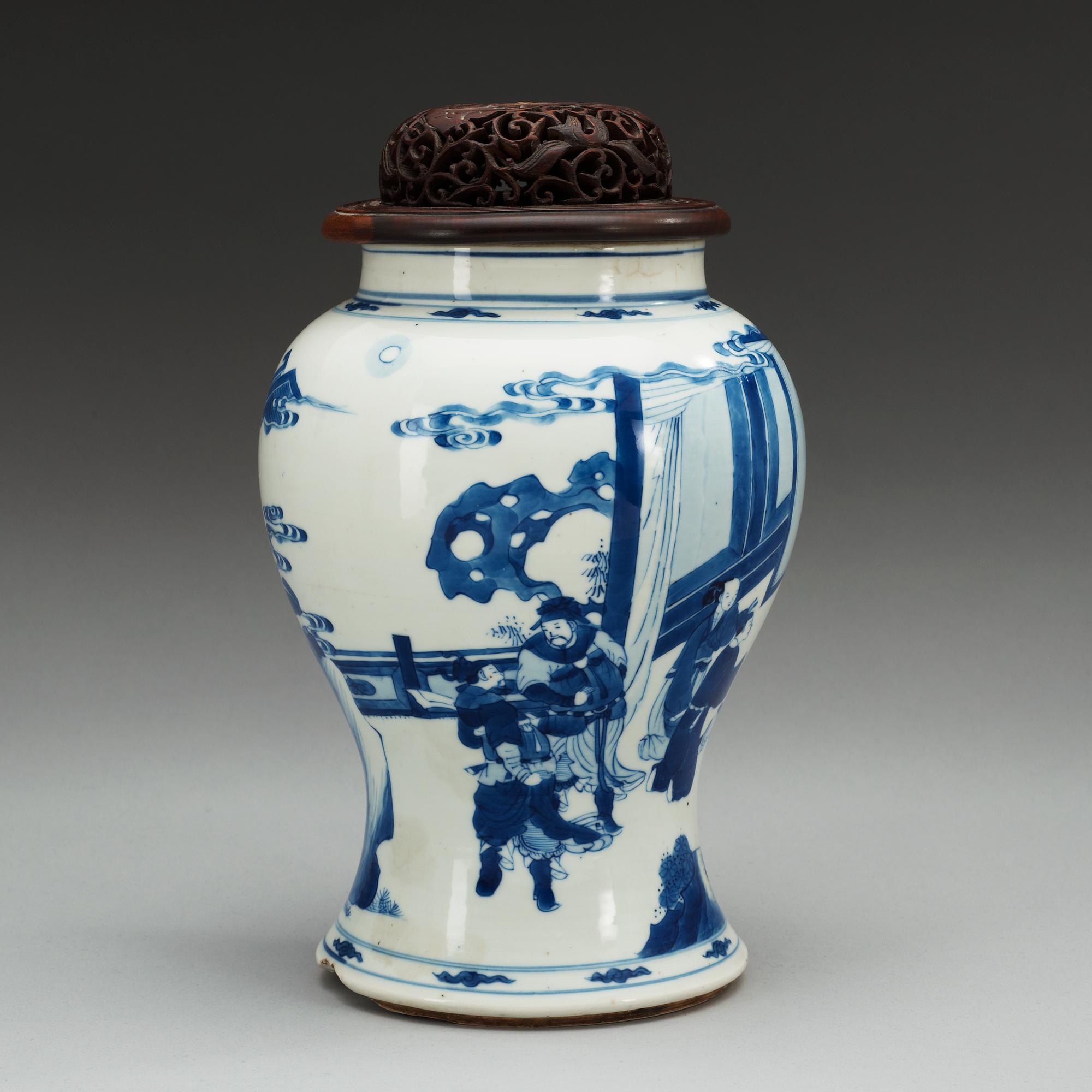 A blue and white jar, Qing dynasty, Kangxi (1662-1722).